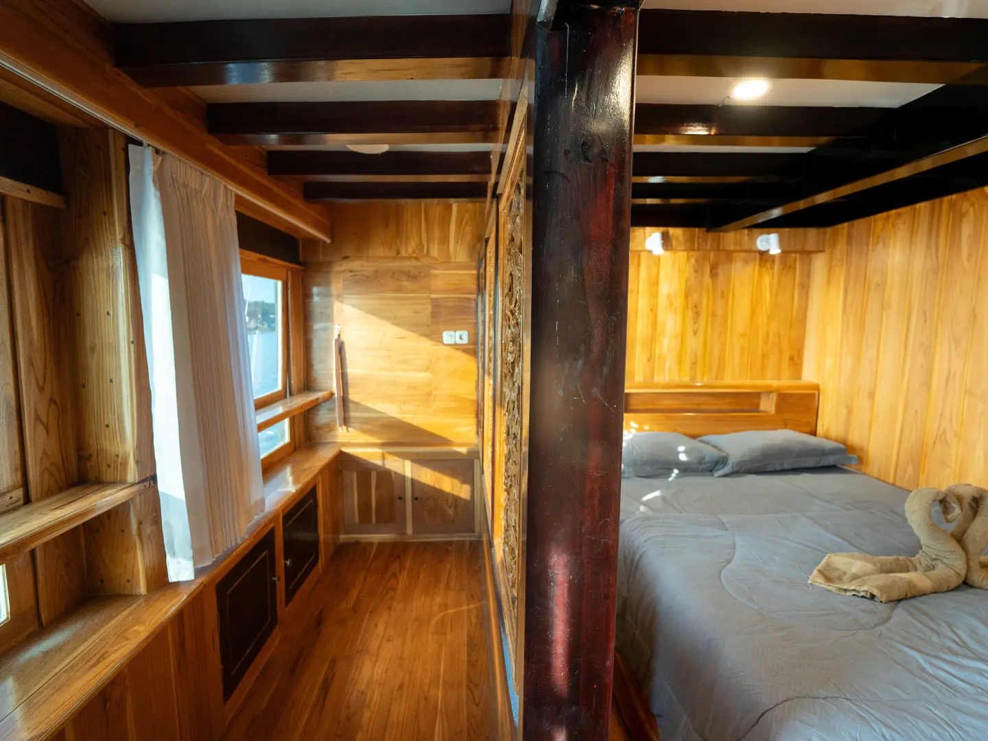 Flores Utama Cabin 2