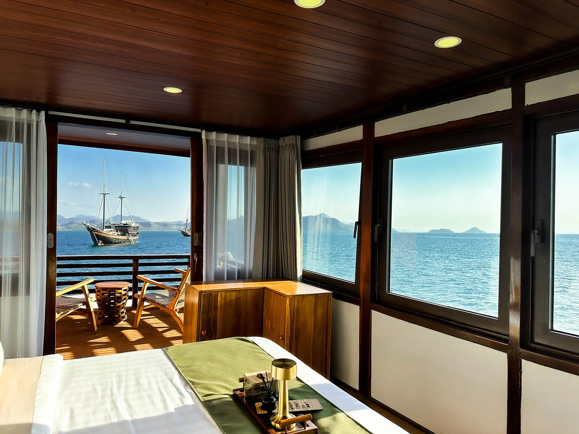 Bedroom_4_Mansard Cabin_Neptune
