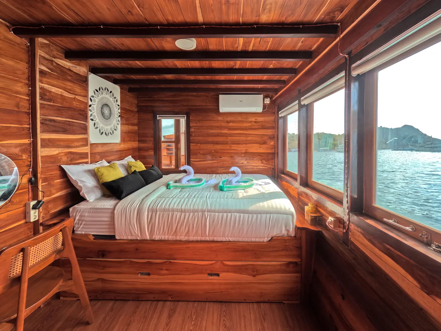 Bedroom Deluxe Balcony-Sundary Voyage