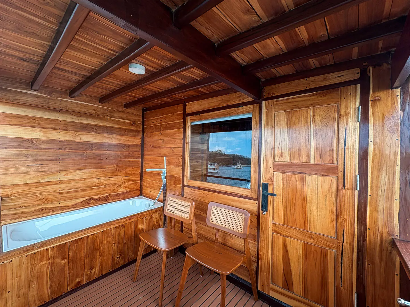 Private Balcony Master Balcony Room-Sundari Voyage