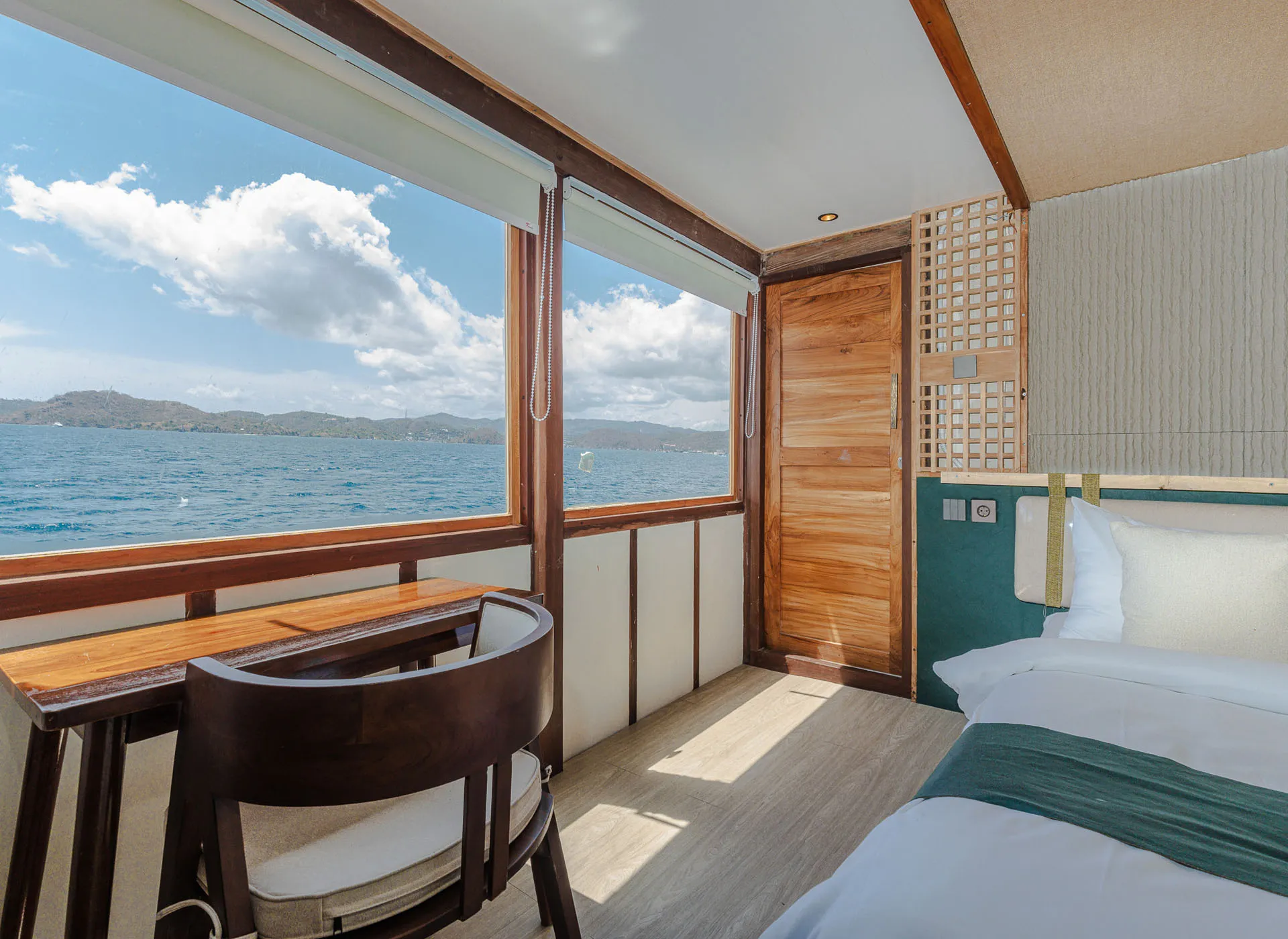Marea-Deluxe Cabin-Bedroom